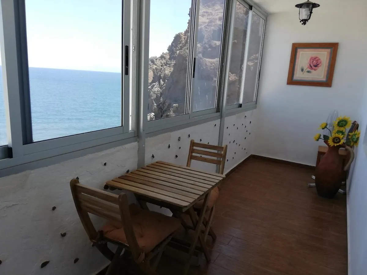Apartment On The Beach And Ocean Sounds Fasnia
